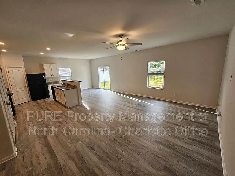 7015 Amberly Hills Rd — Photo 10