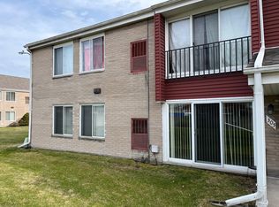 706 Sunset Ln, Saint Clair Shores, MI 48082
