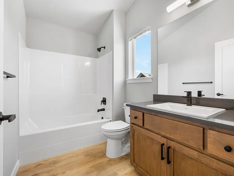 285 Talent Ave #B — Photo 7