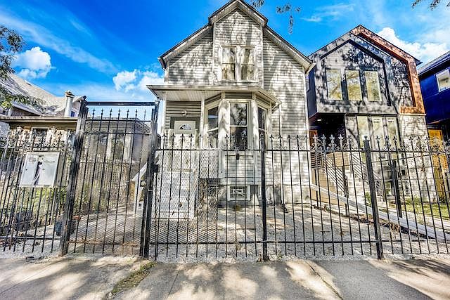 1st image of 3522 W Cortland St #2