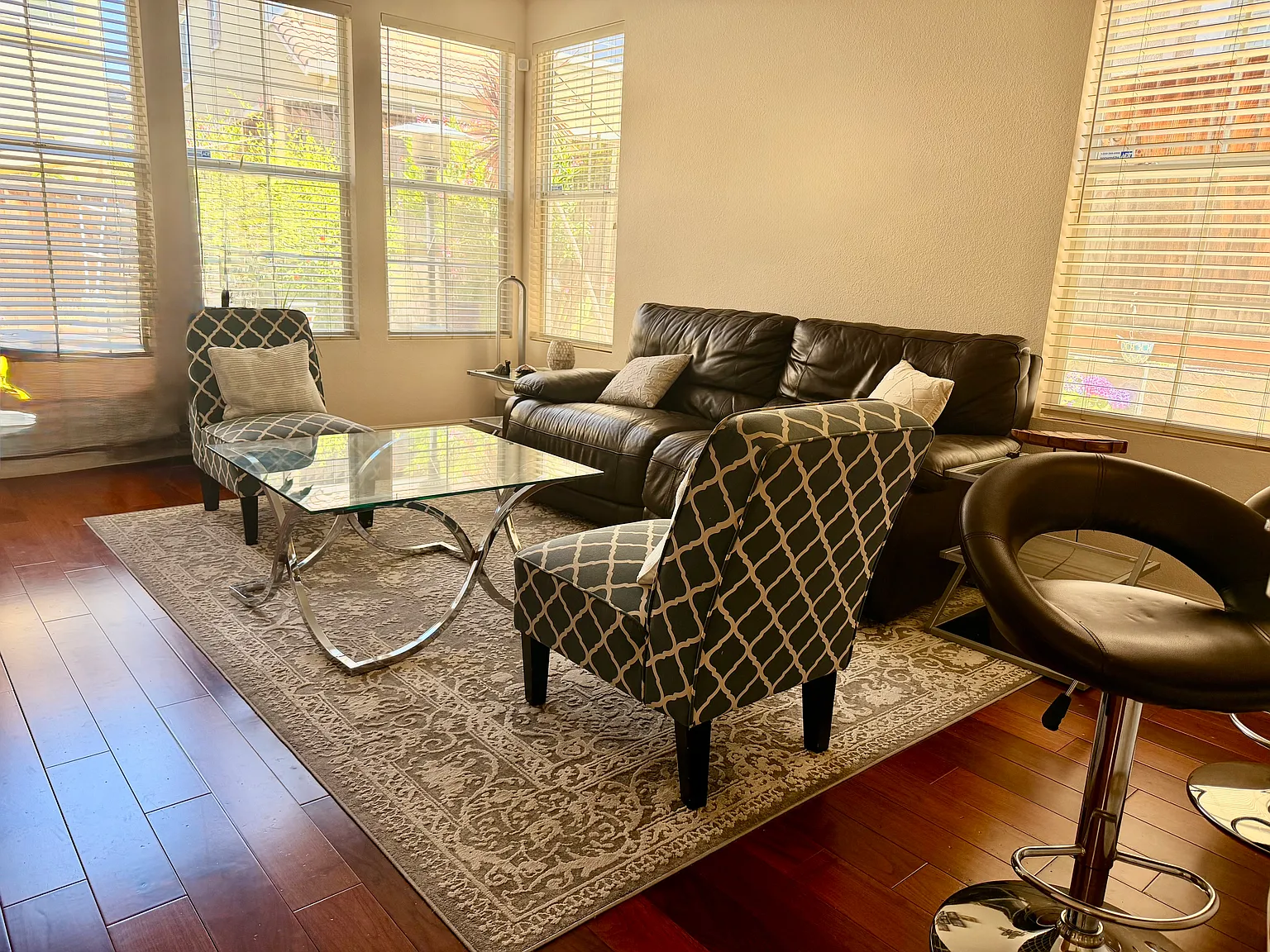 4 bed, 2.5 bath, 1989 sqft, $5,000 — Photo 3