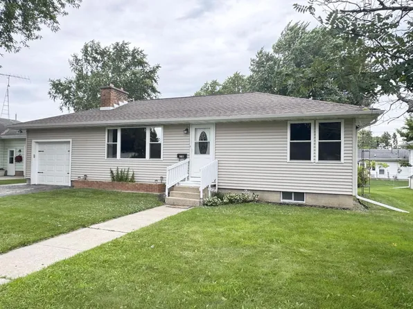210 Pleasant Avenue, Waupun, WI 53963