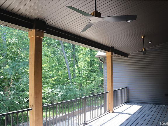 5th image of 7877 Donegal Ct