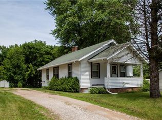 3102 E Madison Ave, Des Moines, IA 50317