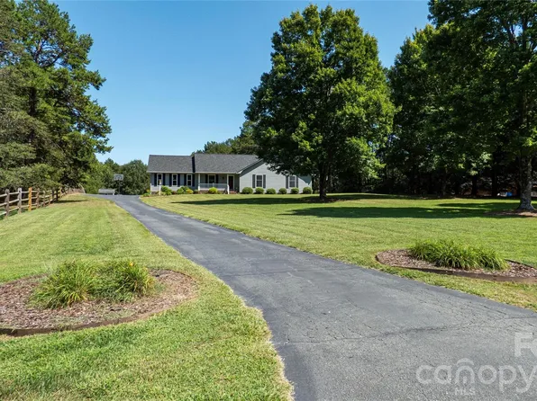 187 Sunfish Dr, Mooresville, NC 28117