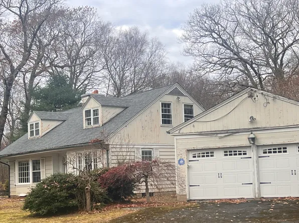 828 Breakneck Hill Road, Middlebury, CT 06762