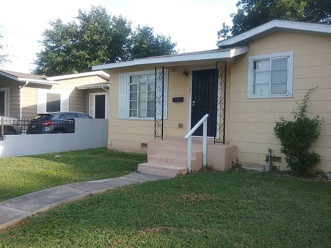 1st image of 1241 Lee Hall St