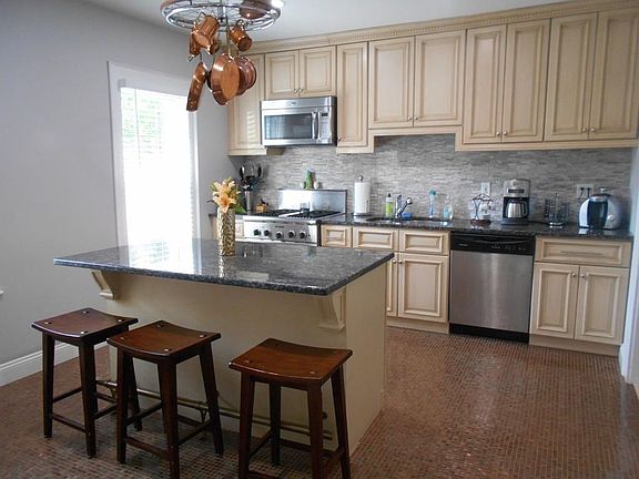 2nd image of 23 Peckham St