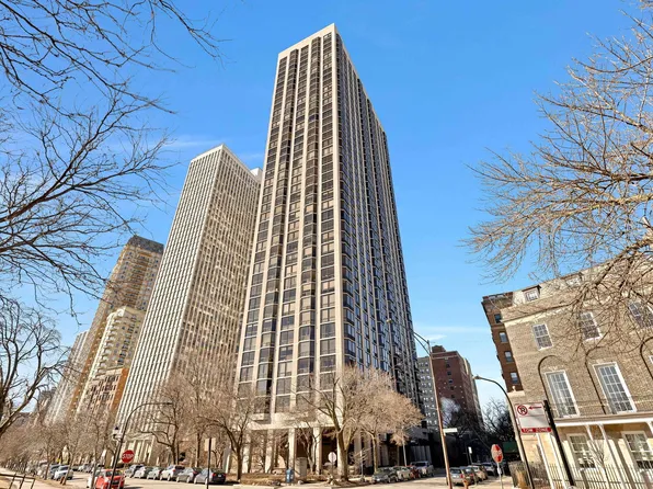 2650 N Lakeview Ave APT 2107, Chicago, IL 60614