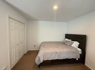 7447 SW 54th Ave #B, Portland, OR 97219