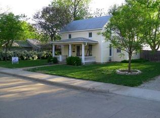 211 N Cedar St, Lindsborg, KS 67456