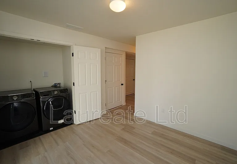 5472 Danube St — Photo 19