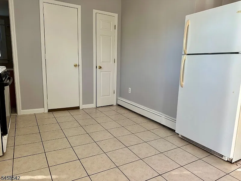 1 bed, 1.0 bath, $1,800 — Photo 3