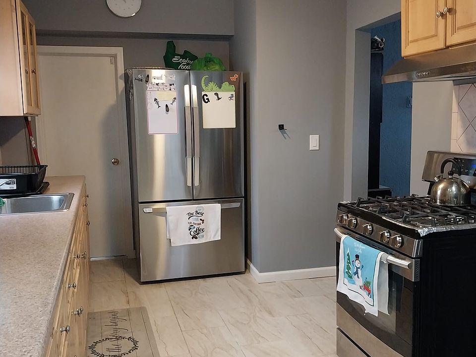 2nd image of 105 Pine Grove Ter #105