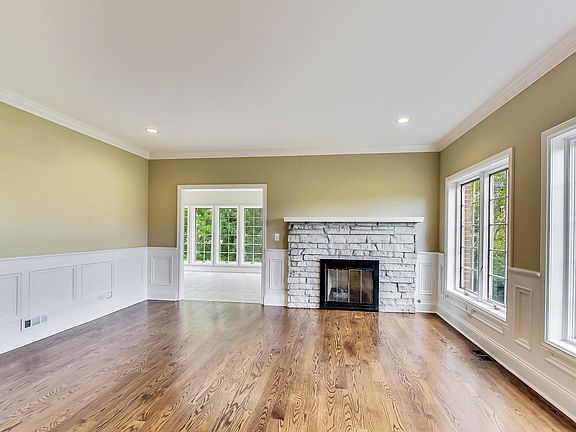 4th image of 203 Peregrine Ln