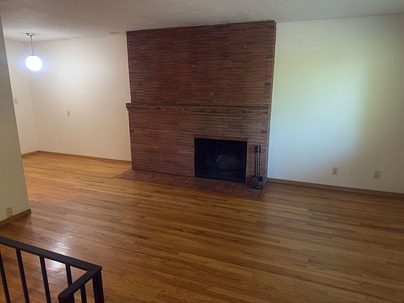 2nd image of 3848-3850 SW Marigold St #3848