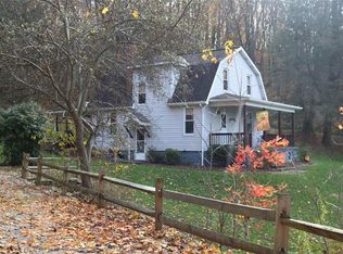 121 Hixson Ln, Connellsville, PA 15425