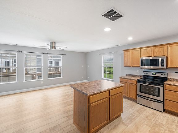 4th image of 1106 Fieldstone Ln
