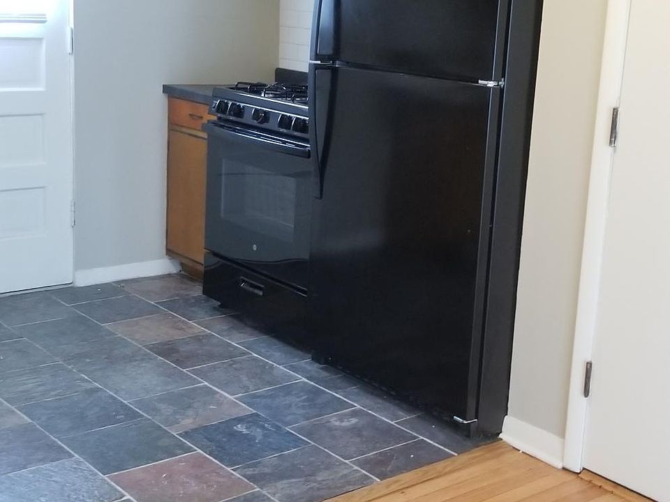 1st image of 117 W Willow St APT 2