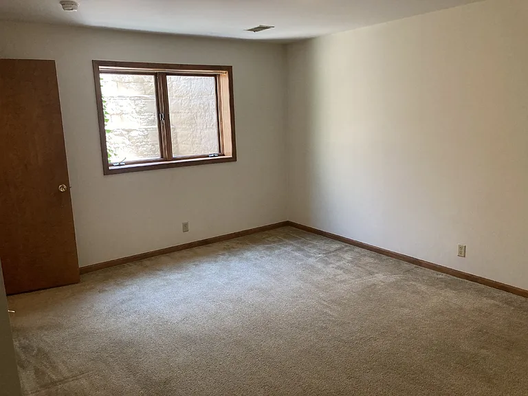 2703 Woodmeadow Dr SE — Photo 8