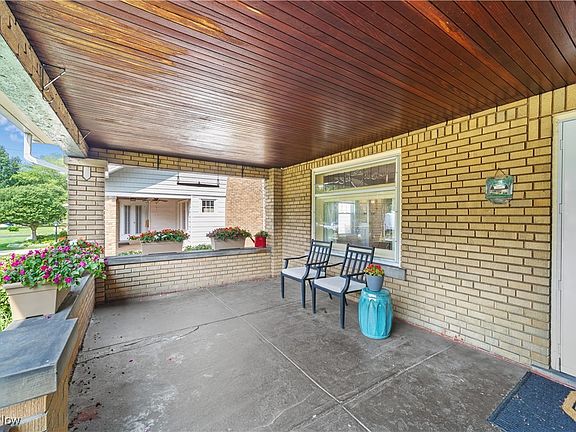 3rd image of 17800 Lakewood Heights Blvd
