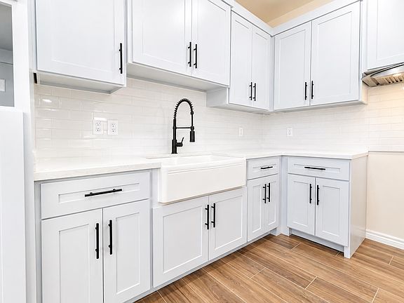 5th image of 5703 Saint Elias Ln
