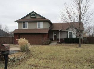 12207 E Fireside Ct, Derby, KS 67037