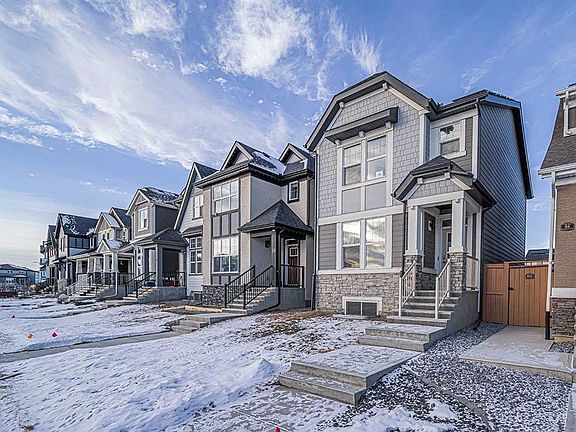 2nd image of 80 S Magnolia Way SE