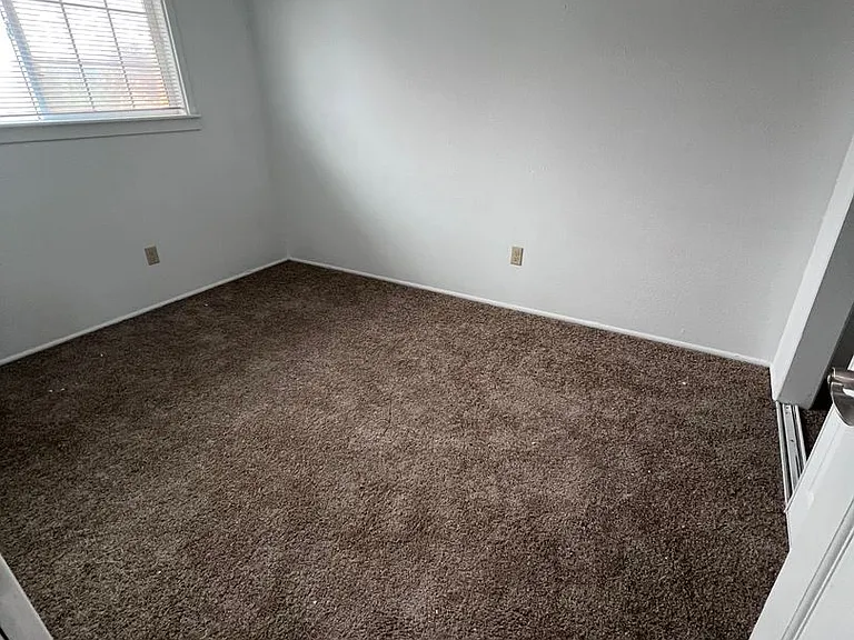 268-34th Ave 4-Plex — Photo 8