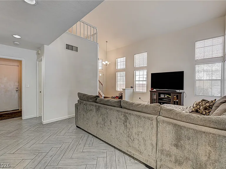 312 Windmere St — Photo 10