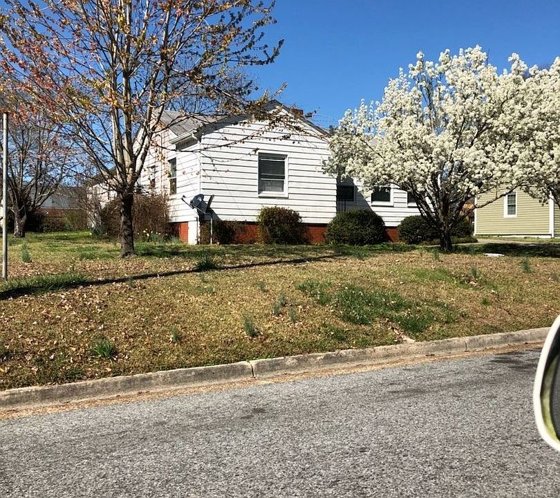 2nd image of 2614 Sunset Ave