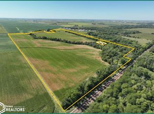 3227 77th Street Trl, Norway, IA 52318