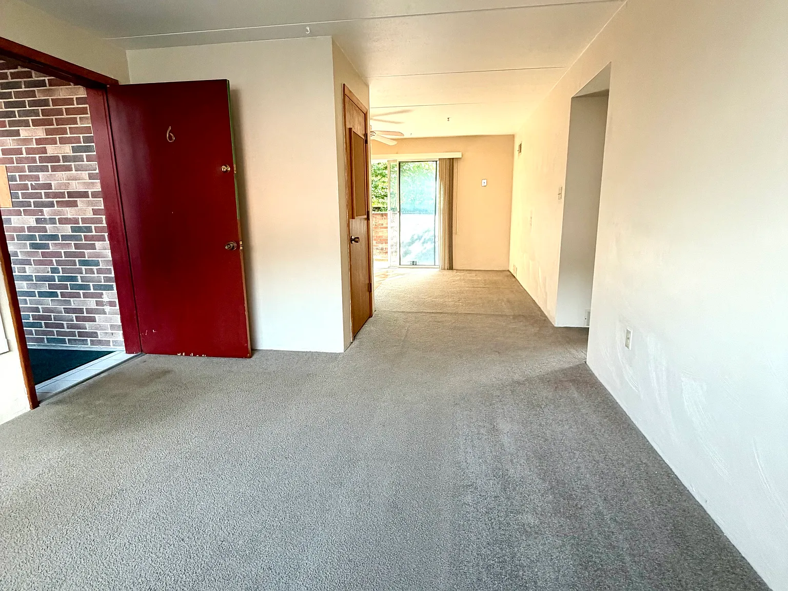 2 bed, 900 sqft, $800 — Photo 1