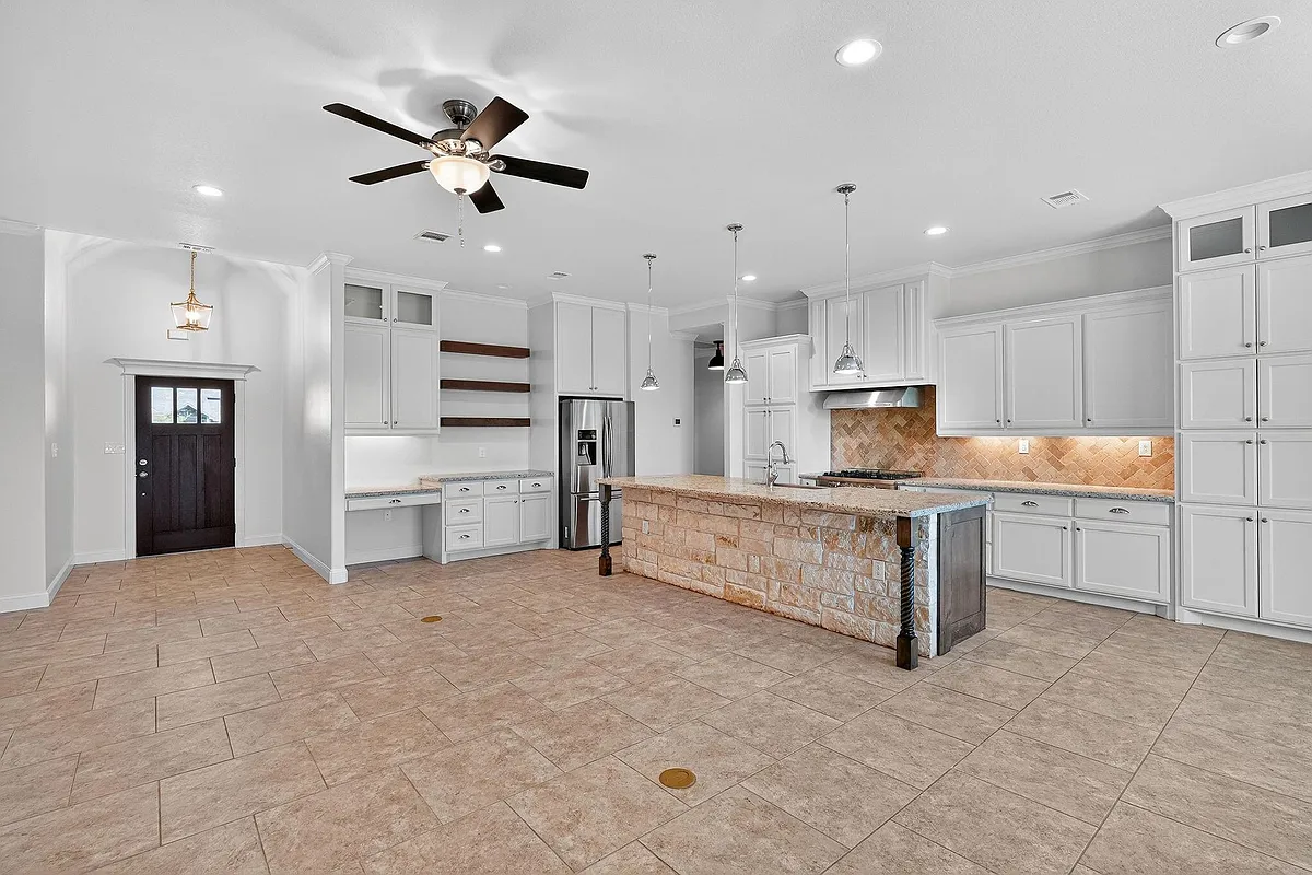 Building Photo - 15628 Shady Brook Ln