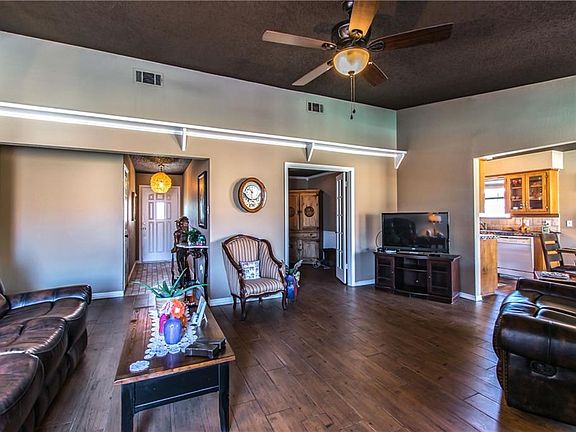 5th image of 3906 Sunhill Dr