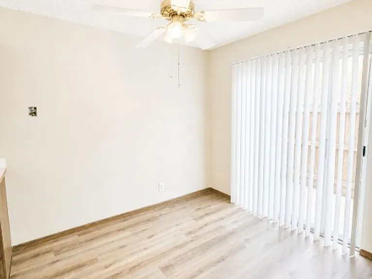 9777 Orangewood Dr — Photo 6