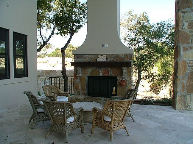 Outdoor Patio and fireplace