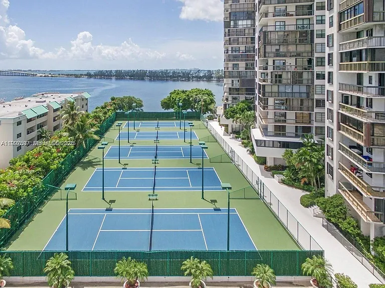 2333 Brickell Ave #1109 — Photo 36