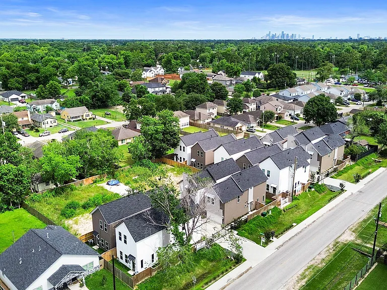 7504 Carver Rd #D — Photo 33