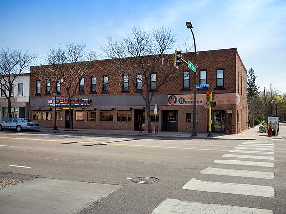 5th image of 2203 1/2 Central Ave NE
