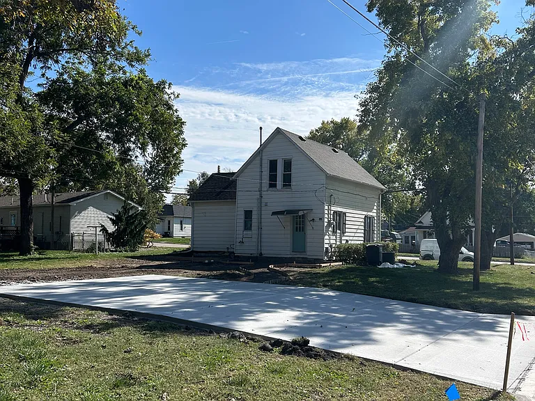2042 Silver St — Photo 24