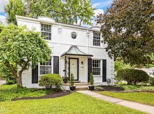 1488 Hampton Rd, Grosse Pointe Woods, MI 48236