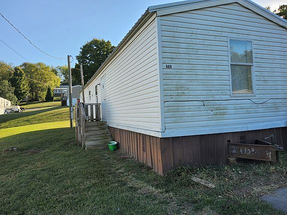 5th image of 609 Louise St