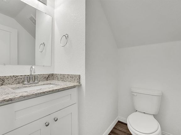 5th image of 1608 Ash Crescent St