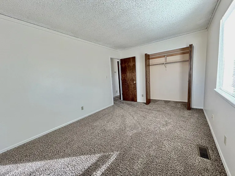2110 Ambleside Dr — Photo 21