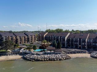 1801 E Perry St APT 22, Pt Clinton, OH 43452