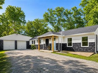 28 Tla Lake Shore Dr, Lees Summit, MO 64086