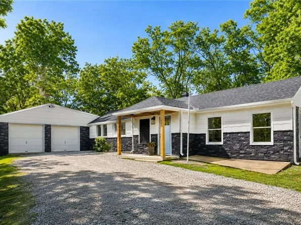 28 Tla Lake Shore Dr, Lees Summit, MO 64086