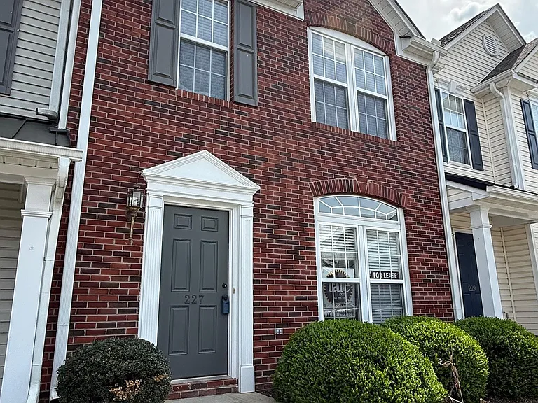 227 Spring Crossing Cir — Photo 21