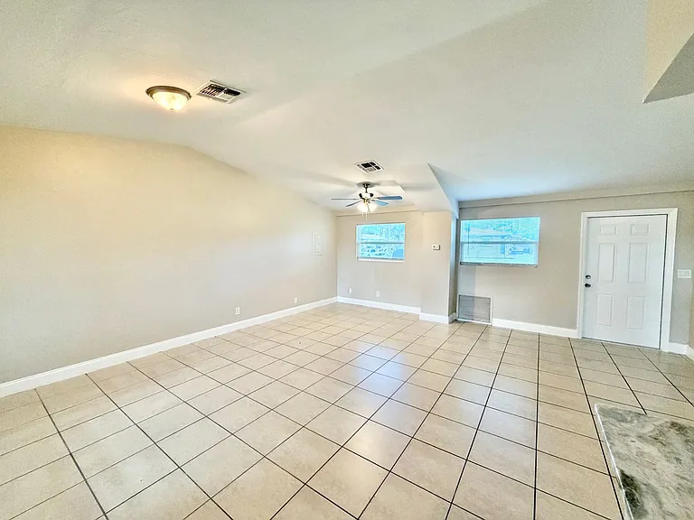 Avalon Apartments — Photo 3